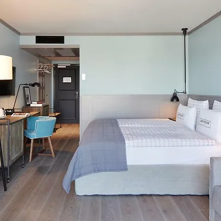 Hotel Lighthouse & 5*