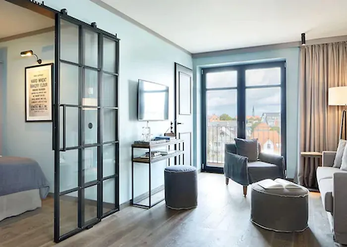 Hotel Lighthouse & Busum