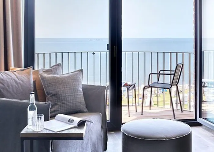 Lighthouse & 5* Busum